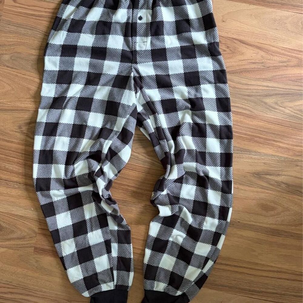 Cozy black and white buffalo plaid pajama pants Size M